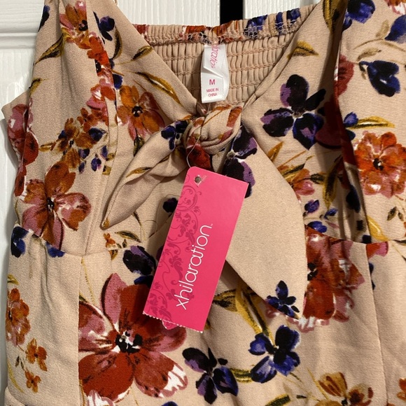 Xhilaration tan floral pantsuit jumpsuit size Medium - Picture 14 of 15